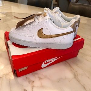 Nike Women’s Court Vision Shoes Lo